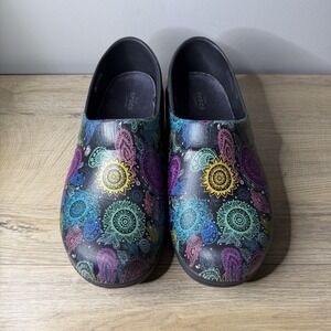 Crocs‎ Neria Pro II Clog Women Size 9 Paisley Floral Slip Resistant Work Shoe
